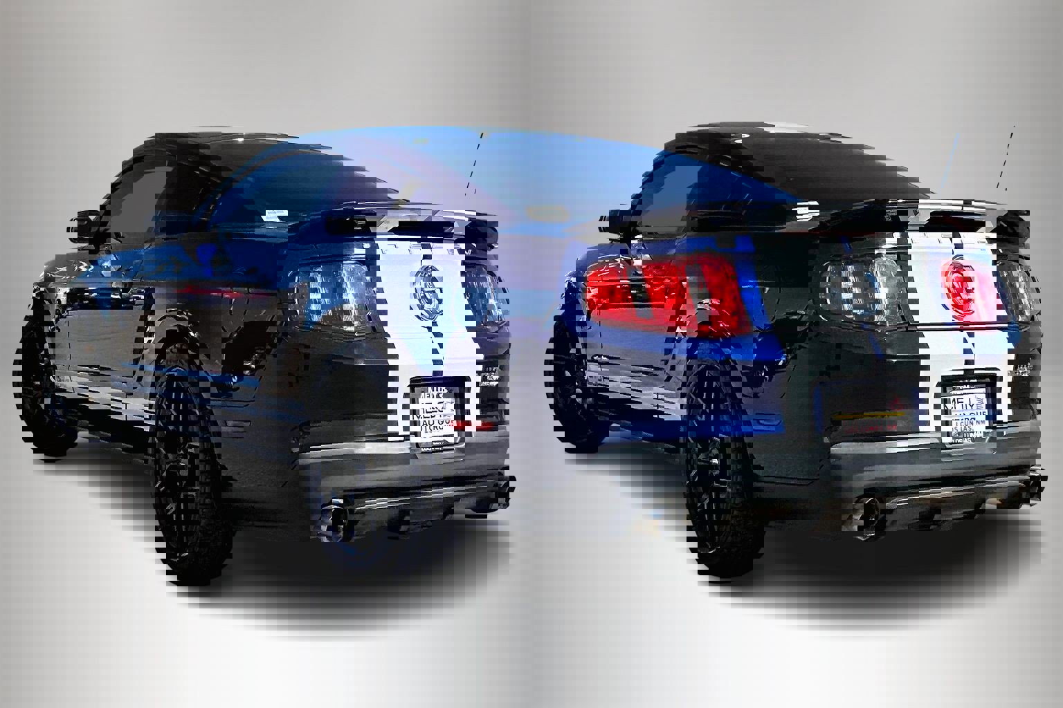 Used 2012 Ford Mustang Shelby GT500 w/ Electronics Pkg image 4