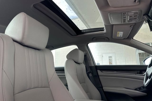 Used 2020 Honda Accord Touring image 12