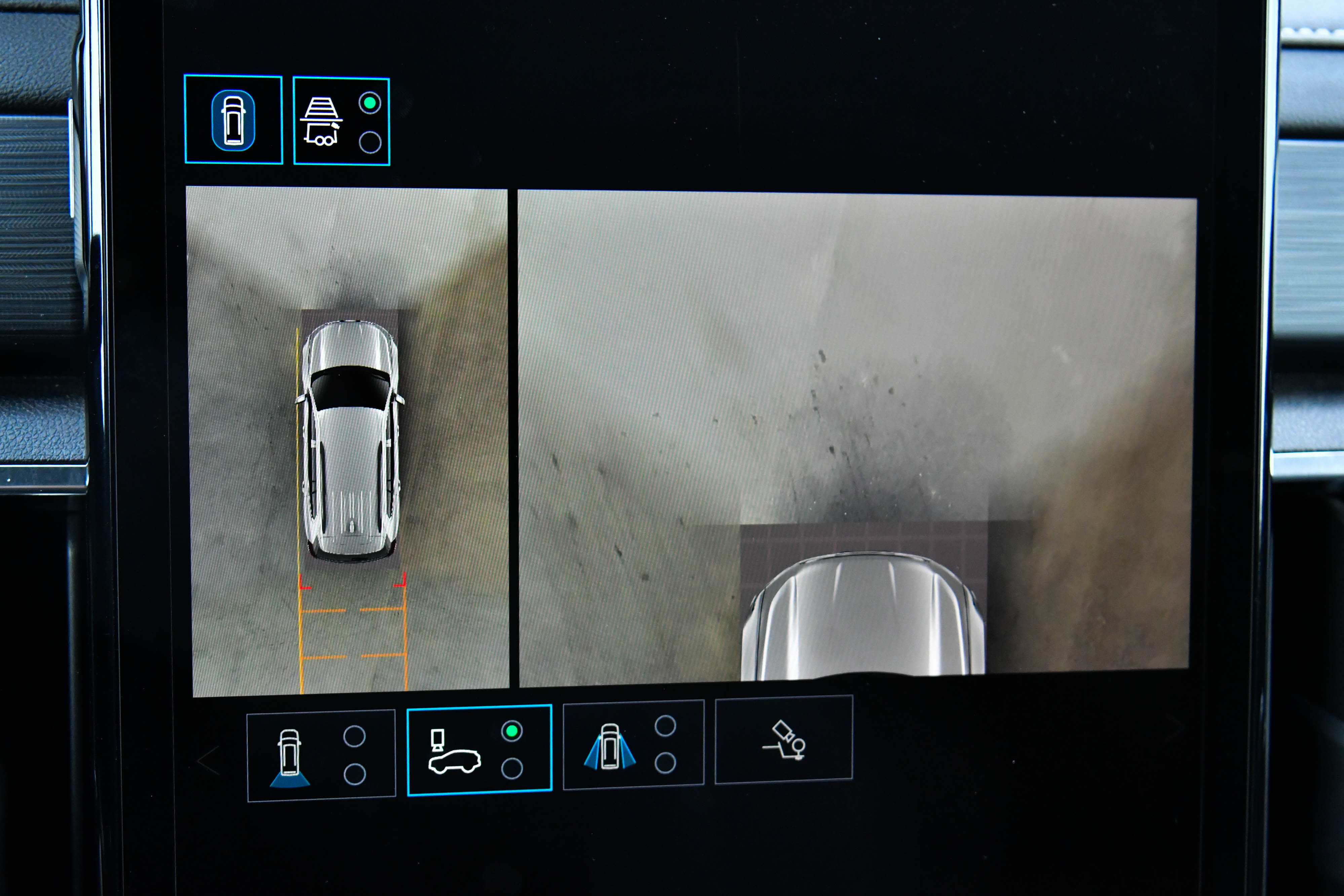 Used 2024 GMC Acadia Elevation image 23