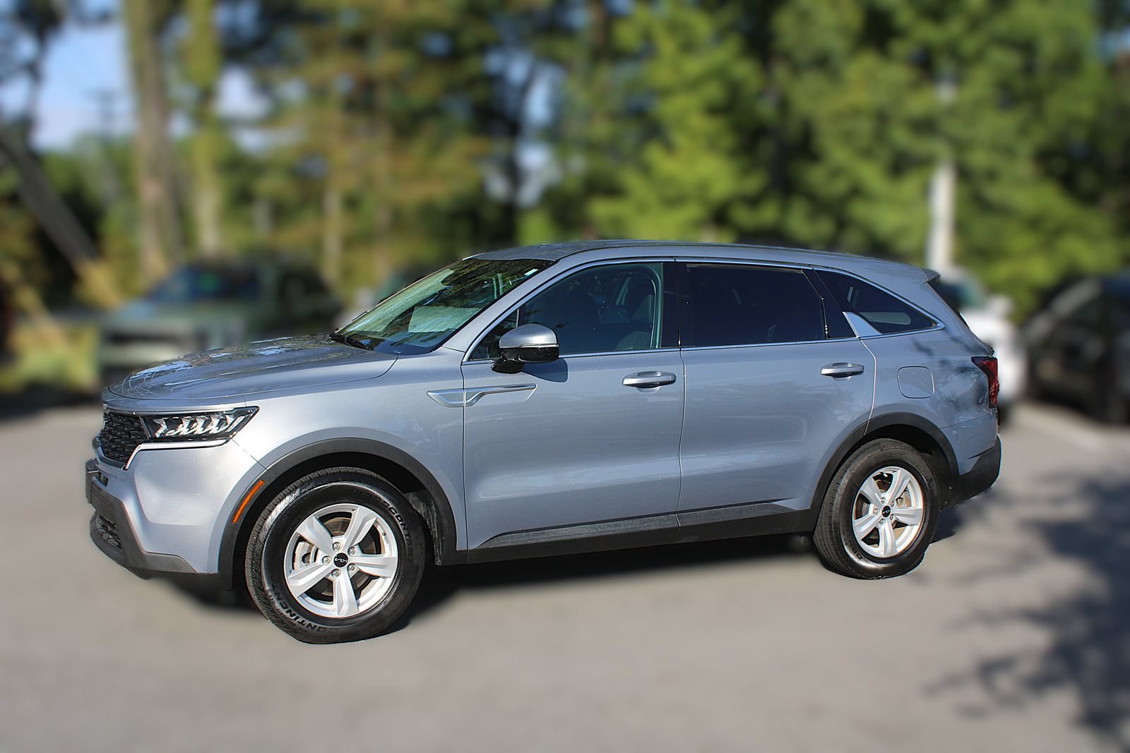 Certified 2023 Kia Sorento LX FWD image 4