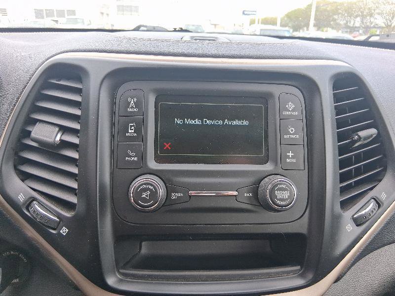 Used 2014 Jeep Cherokee Sport FWD image 31