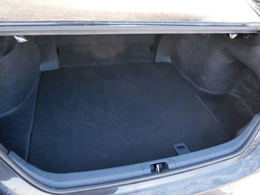 Used 2024 Toyota Camry SE image 10
