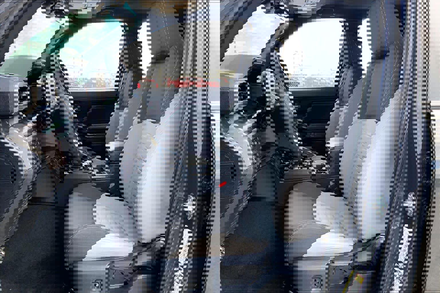 Used 2025 Toyota Tacoma TRD Sport image 8