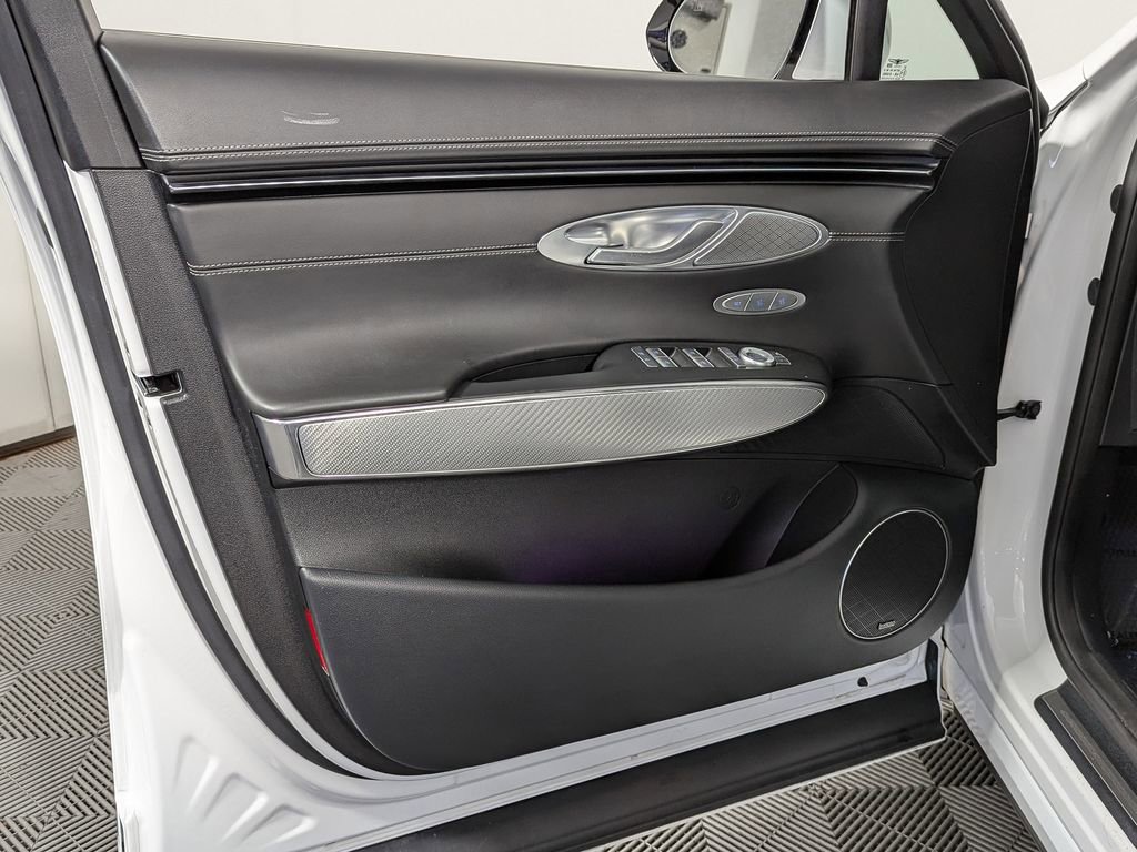 Used 2023 Genesis GV70 2.5T w/ Sport Prestige Package image 14