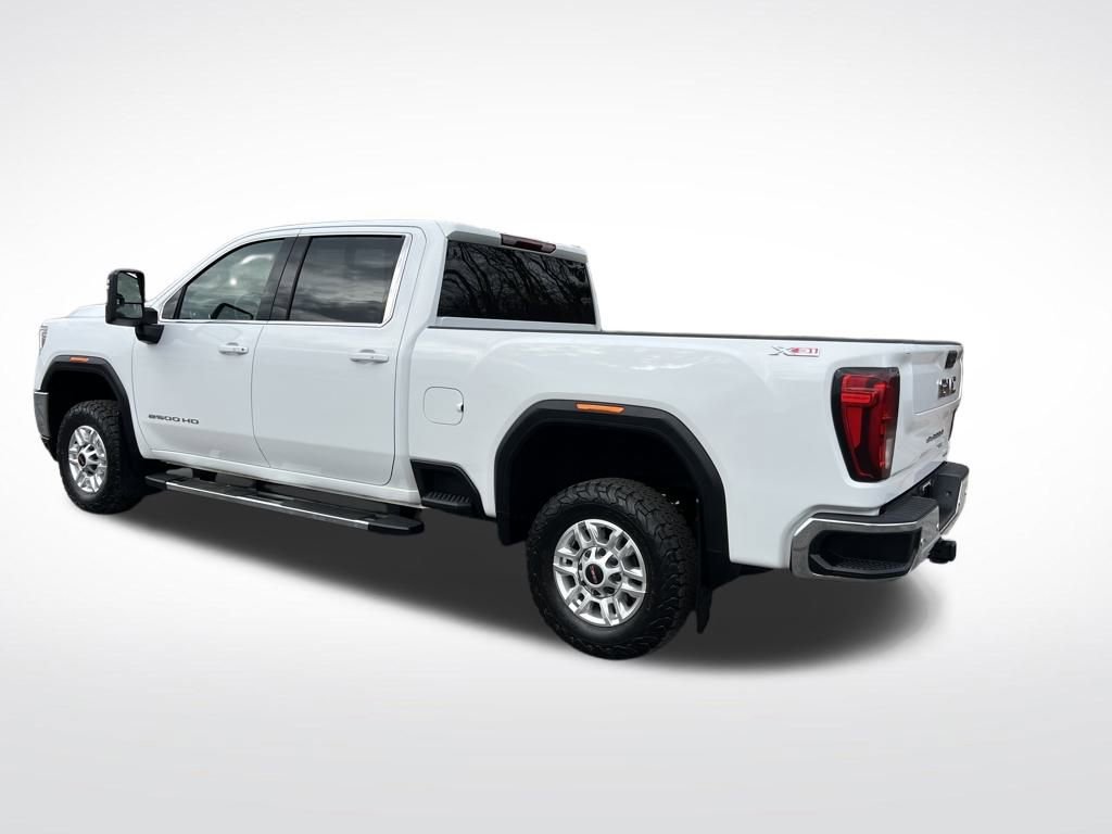 Used 2023 GMC Sierra 2500 SLE w/ SLE Value Package; image 3
