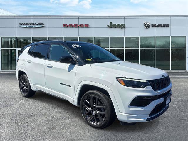 Certified 2025 Jeep Compass Limited w/ Driver Assist Group I AWD/4WD image 1