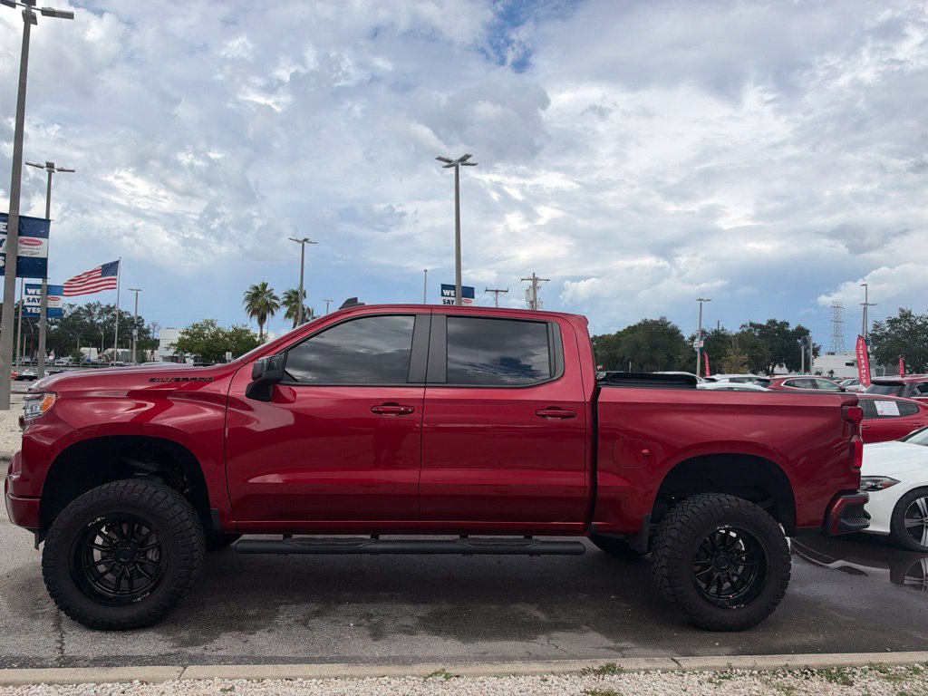 Used 2025 Chevrolet Silverado 1500 RST w/ Convenience Package II AWD/4WD image 4