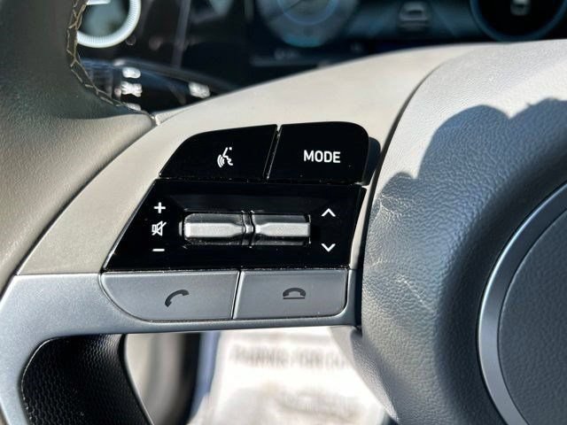 Used 2022 Hyundai Elantra SEL w/ Convenience + Premium Package FWD image 17