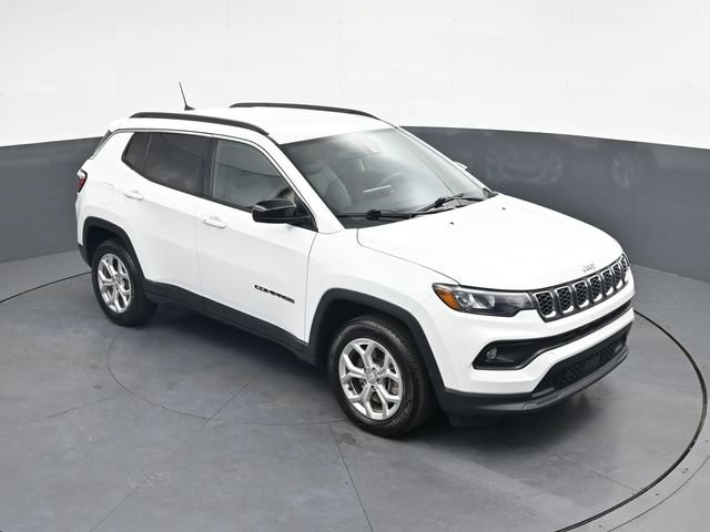 Used 2024 Jeep Compass Latitude AWD/4WD image 23