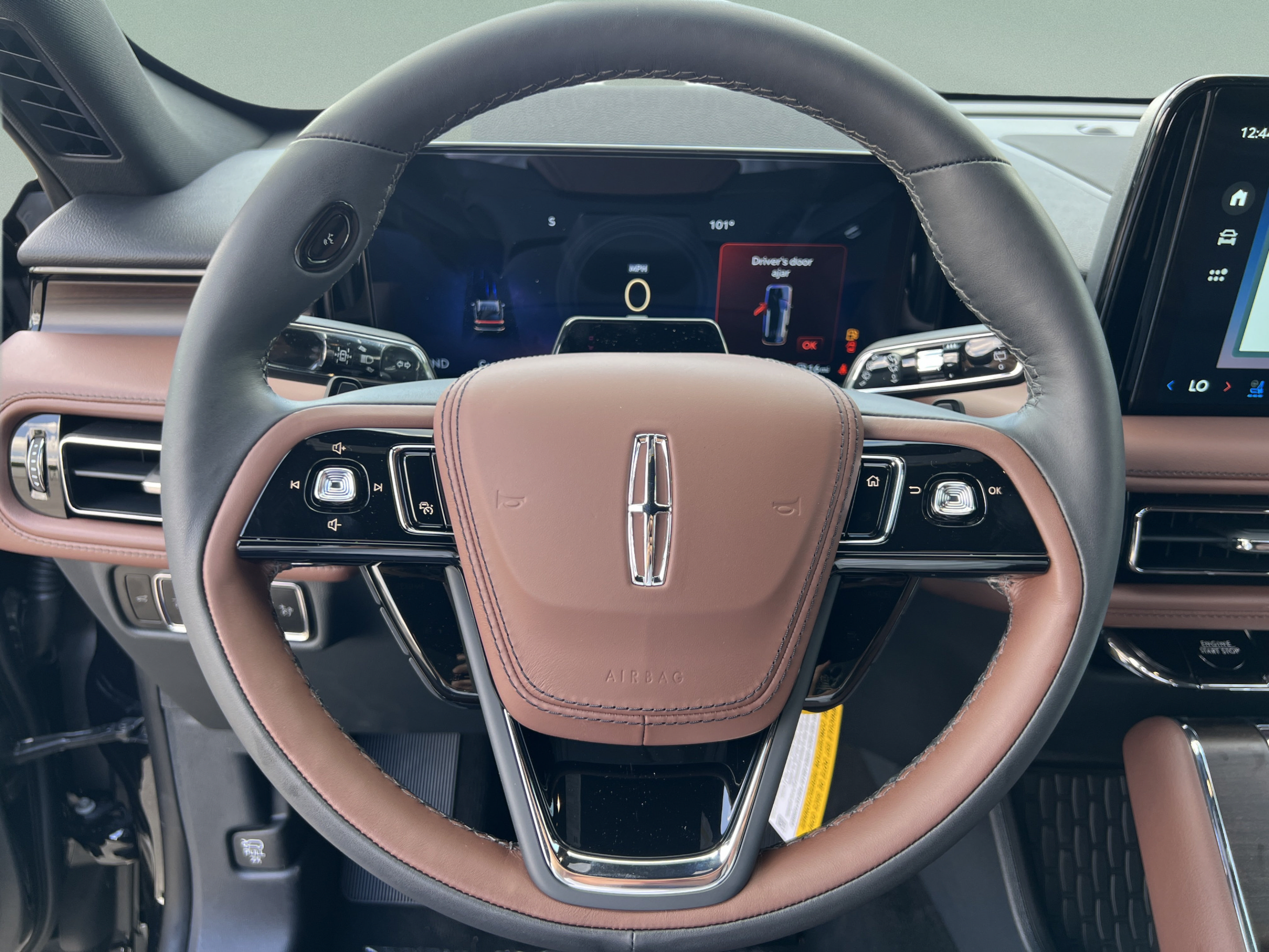 New 2026 Lincoln Aviator Reserve w/ Luxury Package RWD image 12