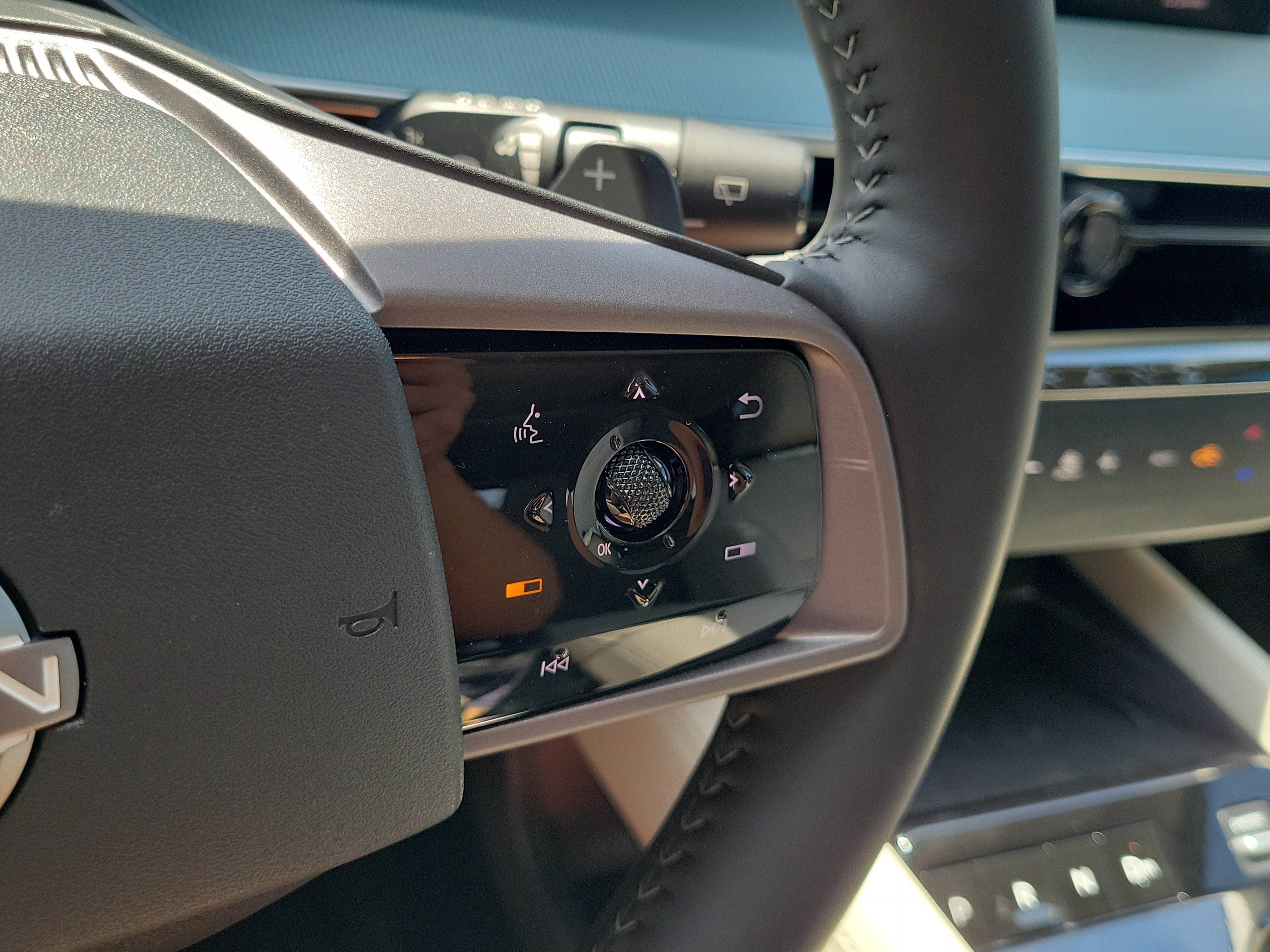Used 2025 Nissan Murano SL AWD/4WD image 25
