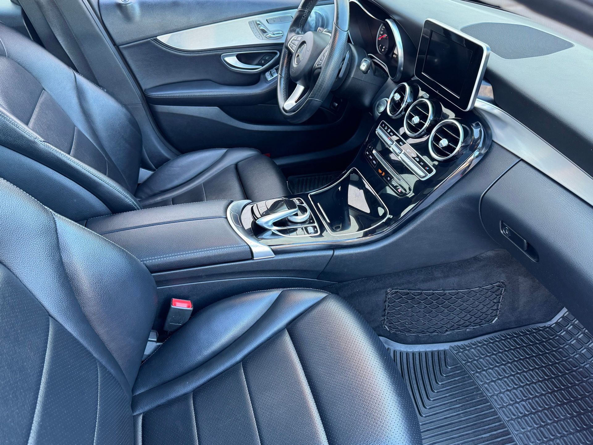 Used 2015 Mercedes-Benz C 300 4MATIC Sedan image 10