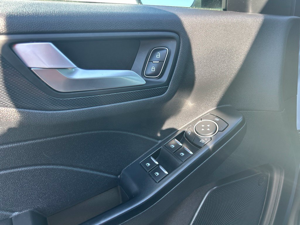 Used 2025 Ford Escape ST-Line Select AWD/4WD image 26