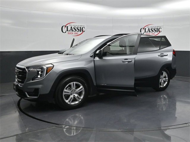 Used 2024 GMC Terrain SLE w/ Driver Convenience Package image 33