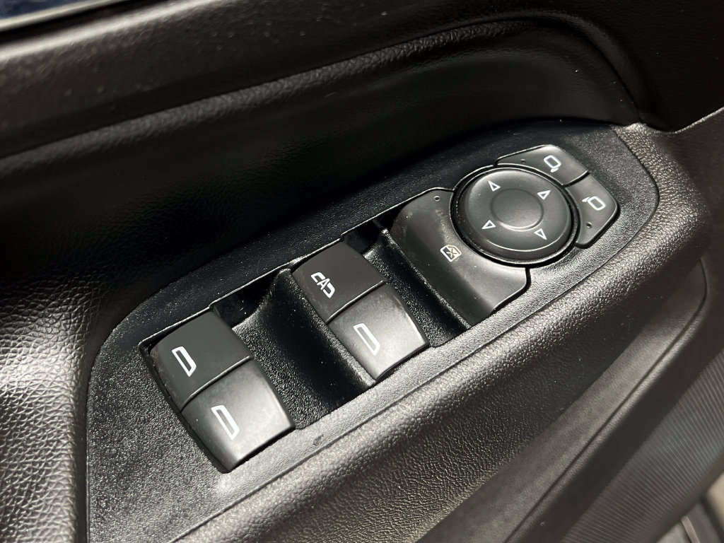 Used 2019 Chevrolet Equinox LT FWD image 15
