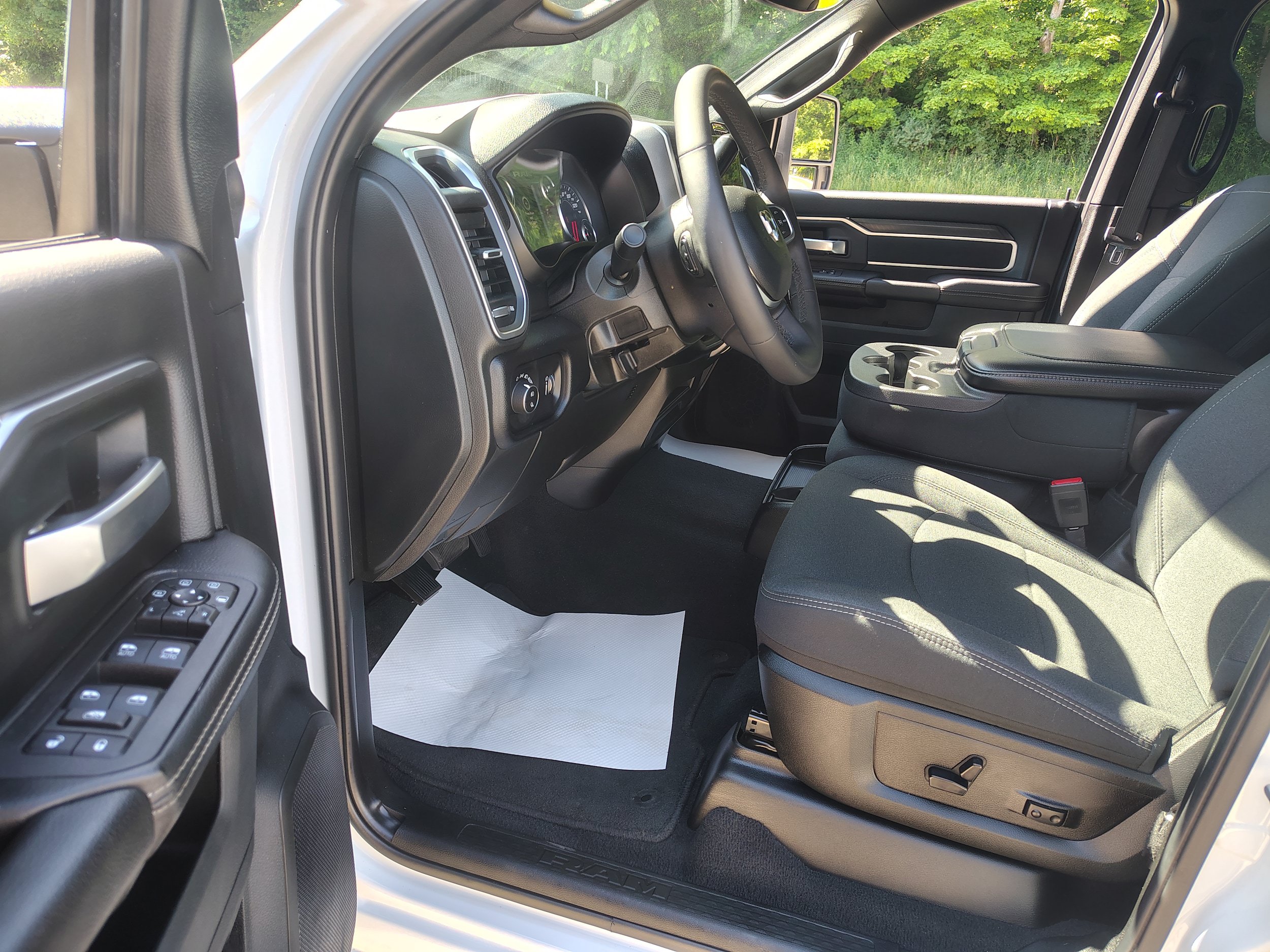 Certified 2025 RAM 2500 Big Horn AWD/4WD image 16