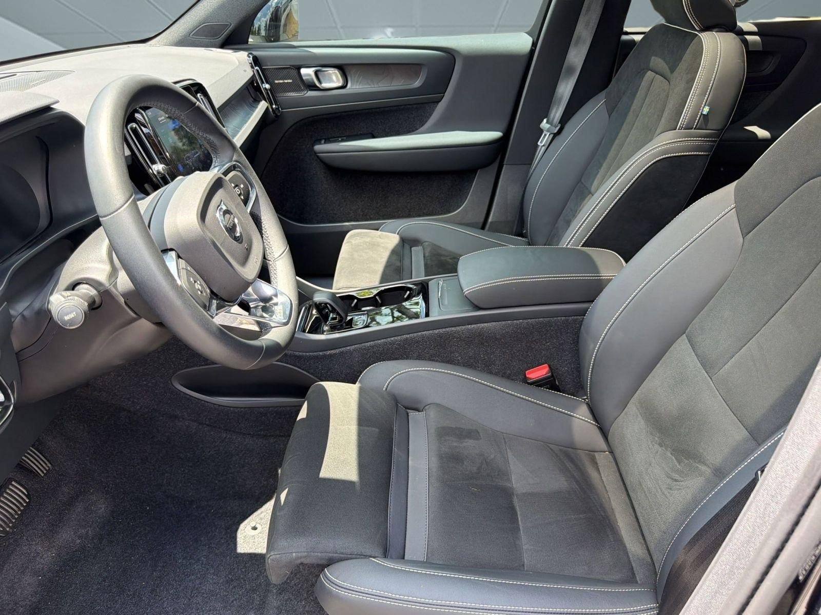 Certified 2023 Volvo C40 P8 Recharge Ultimate AWD/4WD image 5