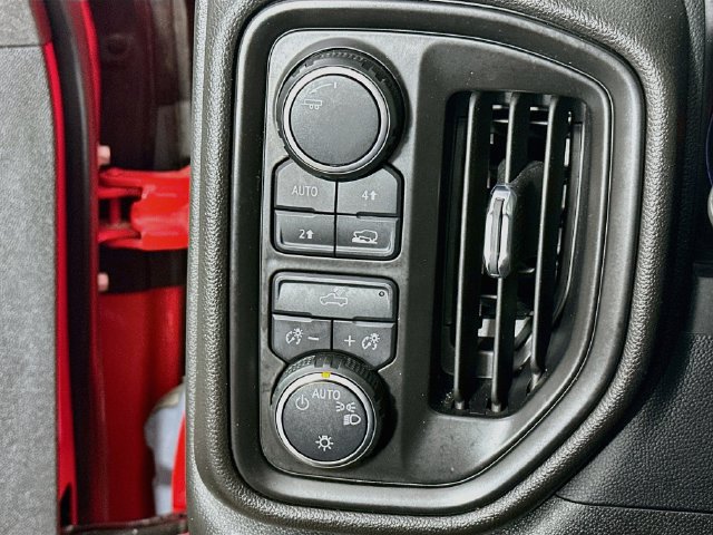 Used 2023 Chevrolet Silverado 1500 Custom w/ Rally Edition AWD/4WD image 17