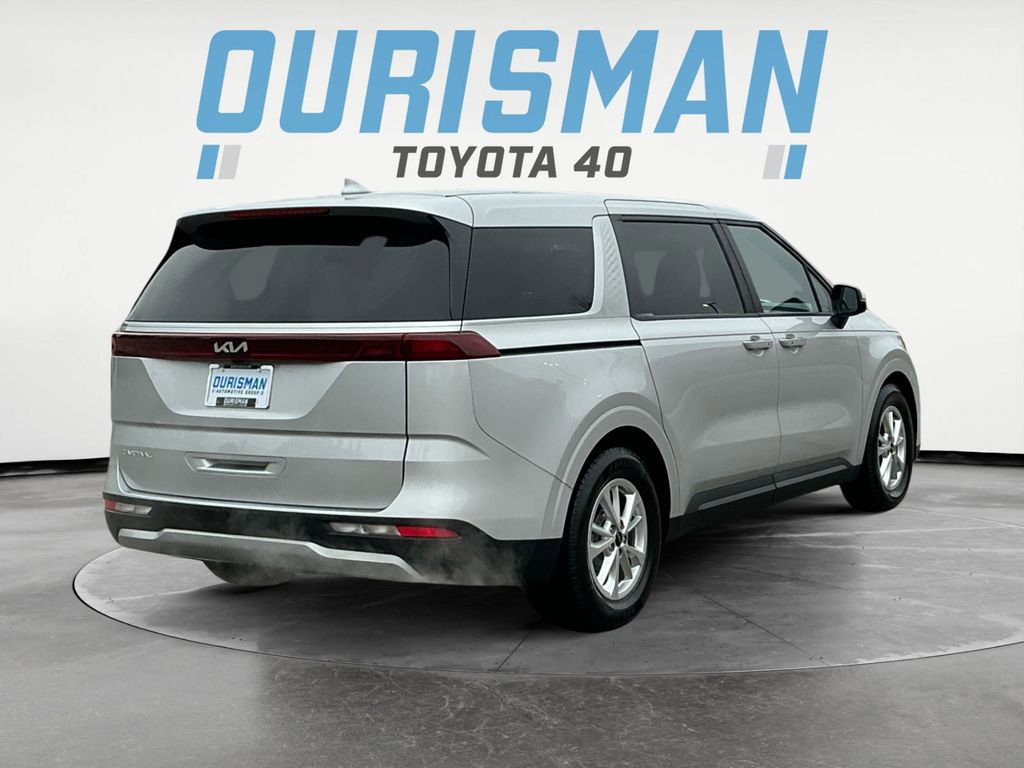 Used 2023 Kia Carnival LX image 6