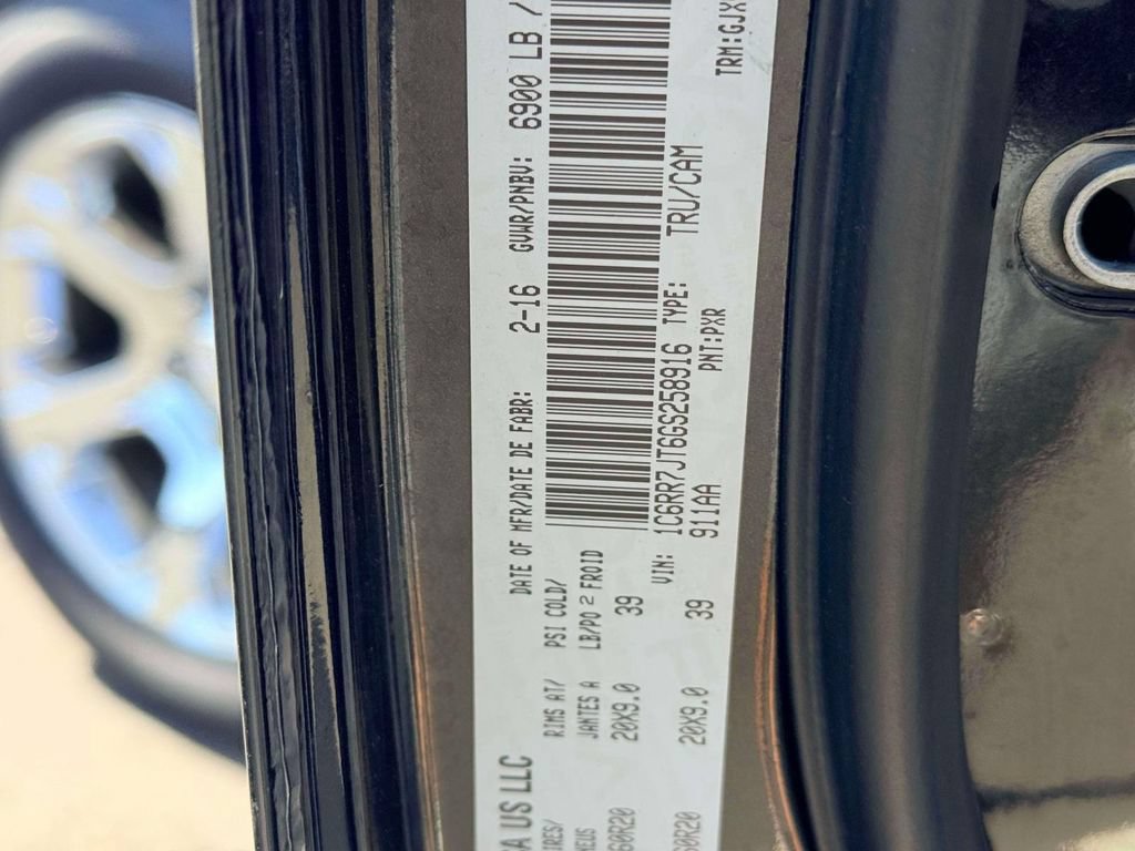 Used 2016 RAM 1500 Laramie AWD/4WD image 18
