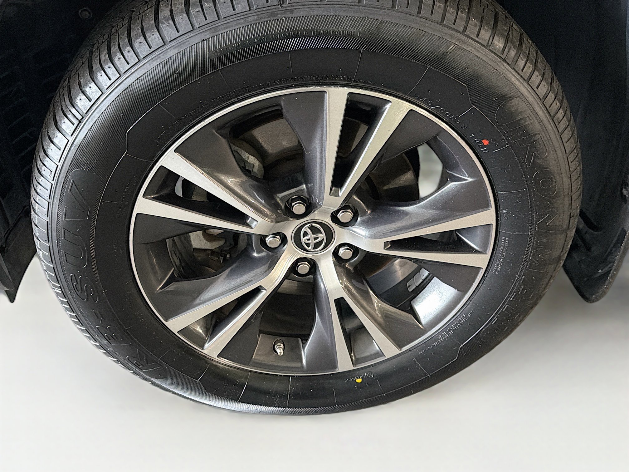 Used 2016 Toyota Highlander XLE AWD/4WD image 11