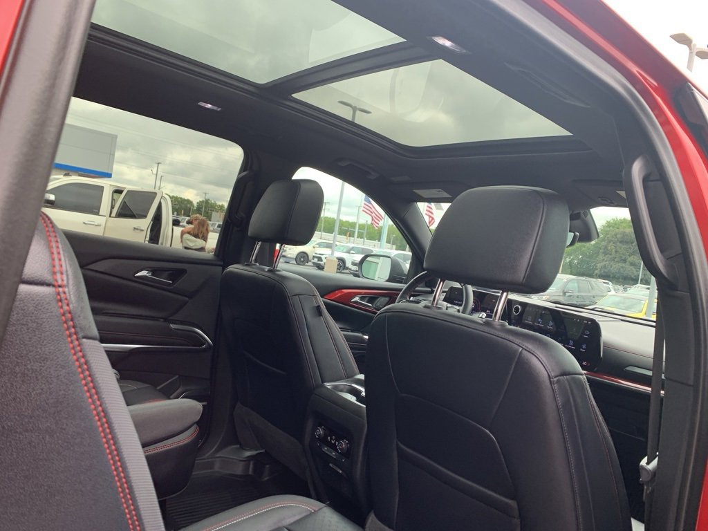 Used 2024 Chevrolet Traverse RS w/ LPO, Floor Liner Package image 28
