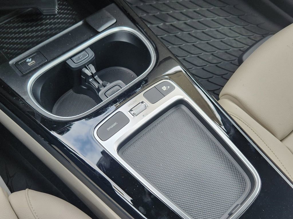 Used 2025 Mercedes-Benz CLA 250 4MATIC image 27