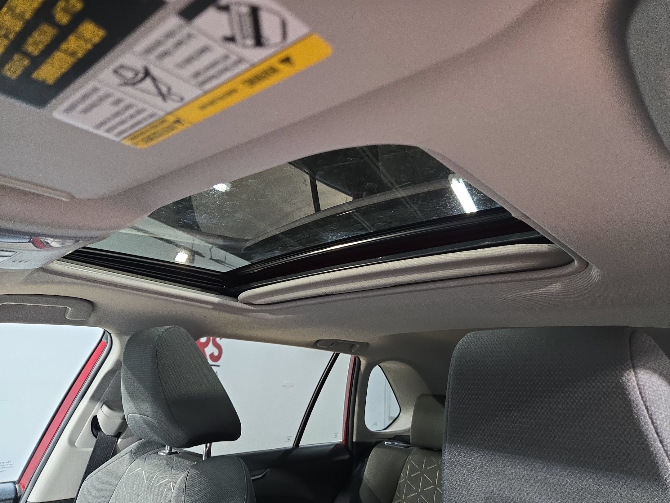 Used 2020 Toyota RAV4 XLE w/ Convenience Package FWD image 25