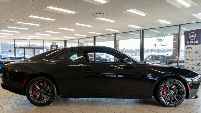 Used 2025 Dodge Charger R/T Scat Pack w/ Track Pack image 6