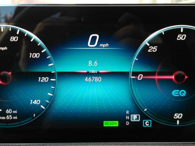 Used 2022 Mercedes-Benz EQB 300 4MATIC image 38