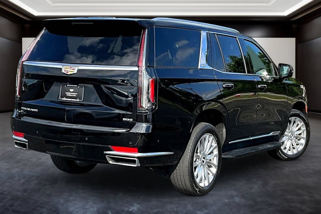 Used 2023 Cadillac Escalade Premium Luxury w/ LPO, Floor Liner Package AWD/4WD image 6