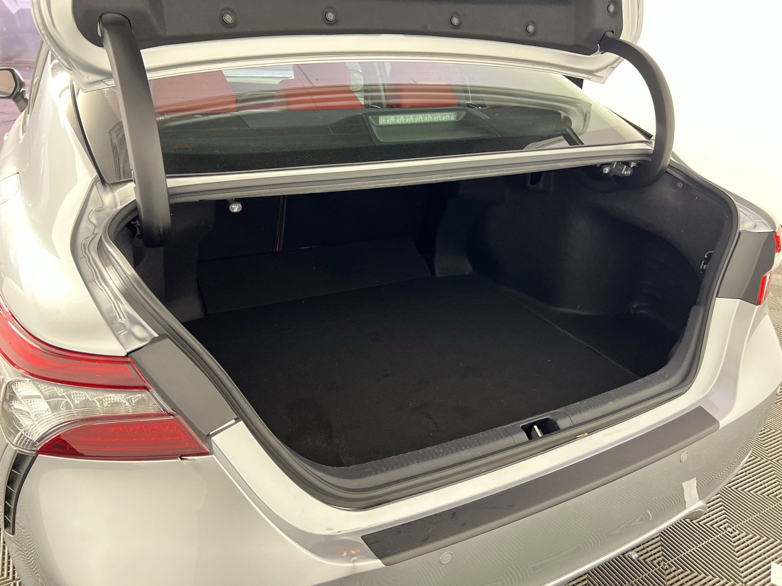 Used 2021 Toyota Camry XSE image 23