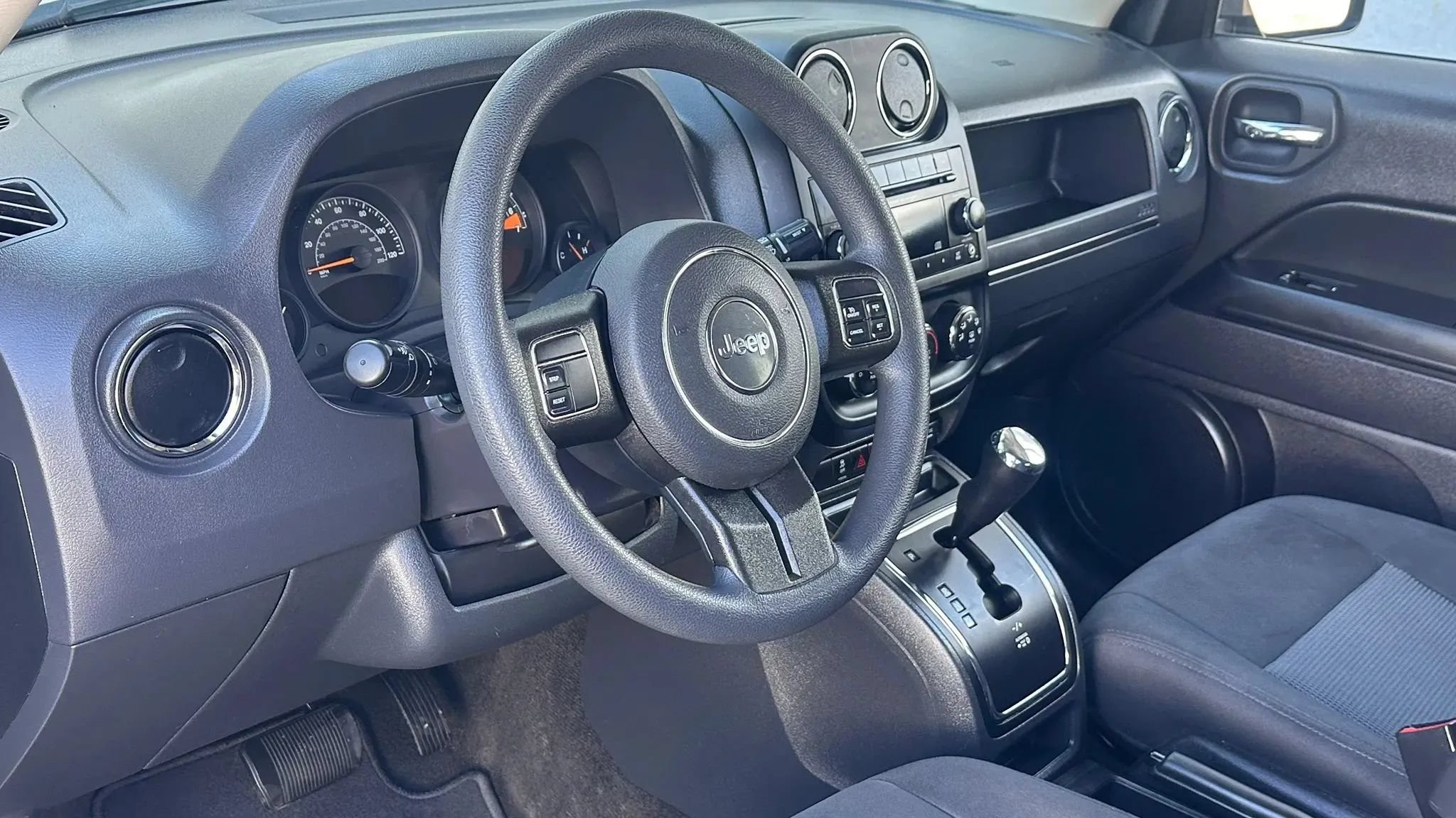 Used 2015 Jeep Patriot Sport w/ Power Value Group AWD/4WD image 9