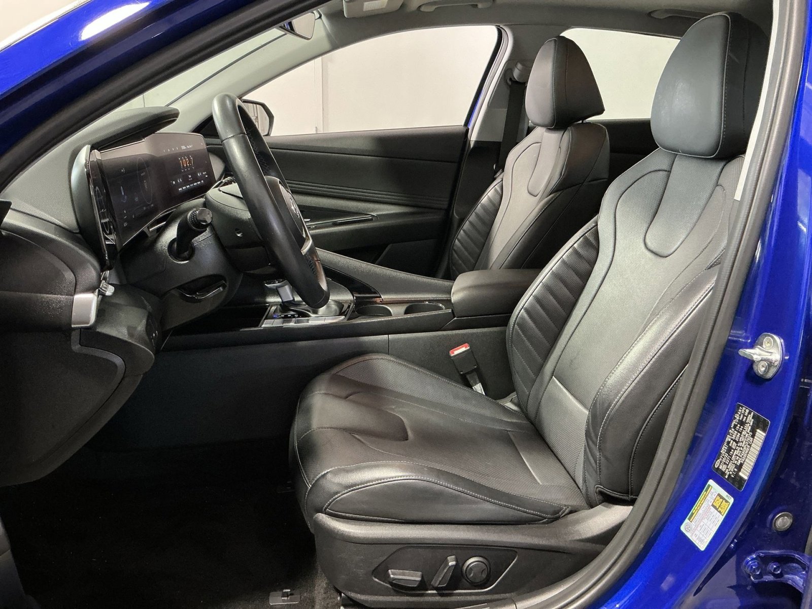 Used 2023 Hyundai Elantra Limited image 21