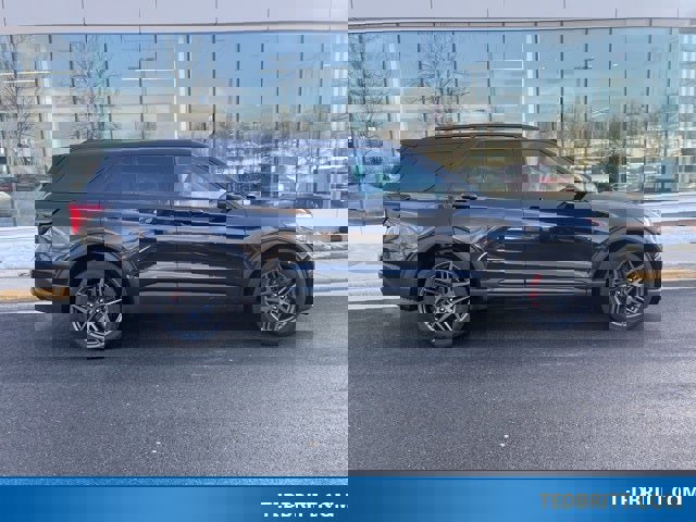 Certified 2025 Ford Explorer ST image 9