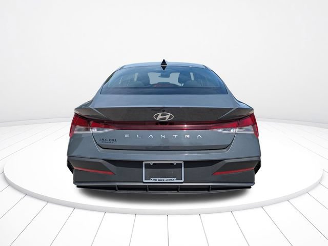 Used 2024 Hyundai Elantra SEL FWD image 5