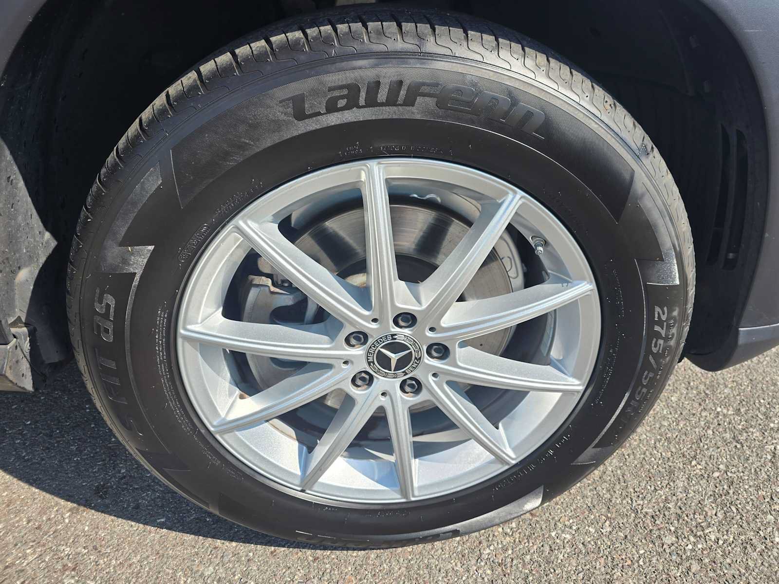 Used 2025 Mercedes-Benz GLE 350 4MATIC w/ Driver Assistance Package image 9