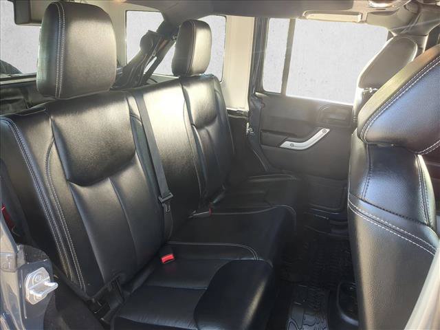 Used 2017 Jeep Wrangler Unlimited Rubicon AWD/4WD image 19