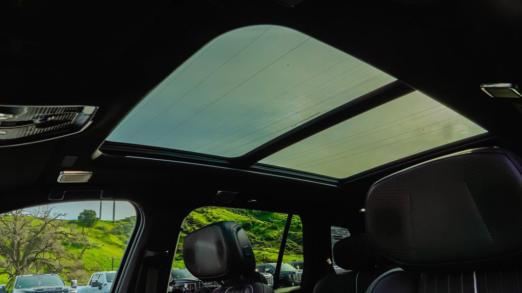 New 2026 Cadillac Vistiq Sport image 15