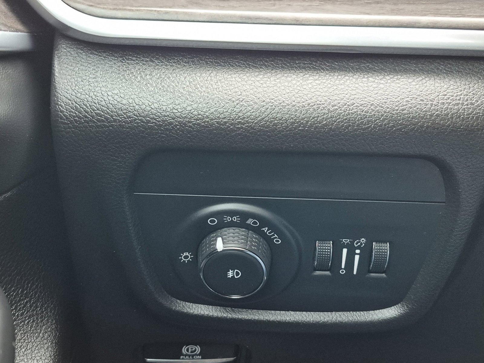 Used 2022 Jeep Grand Cherokee L Overland w/ Luxury Tech Group IV image 38