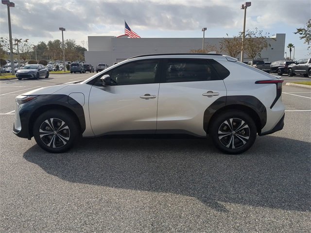 Used 2025 Toyota bZ4X XLE image 7