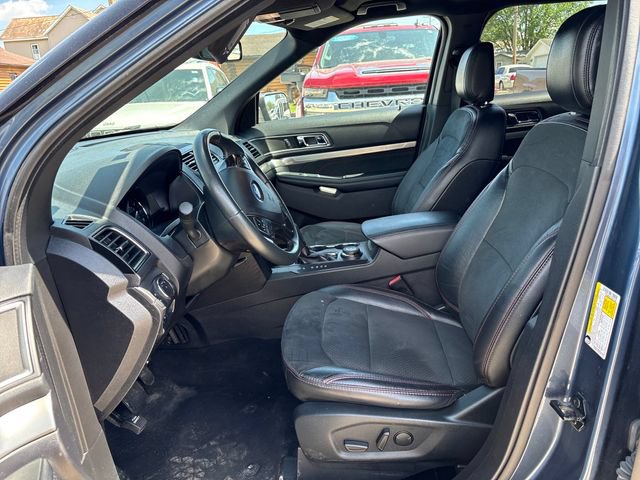 Used 2019 Ford Explorer XLT w/ XLT Sport Appearance Package AWD/4WD image 7