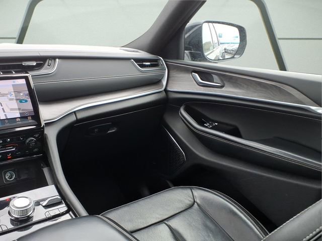 Used 2023 Jeep Grand Cherokee Overland image 13