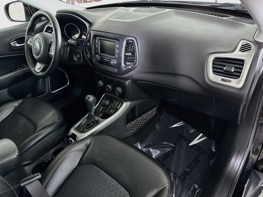 Used 2018 Jeep Compass Latitude AWD/4WD image 31