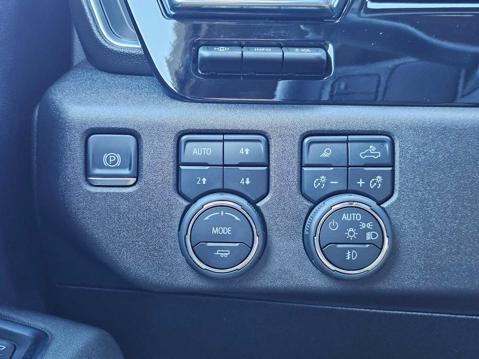 Used 2025 Chevrolet Silverado 3500 High Country w/ Technology Package image 29