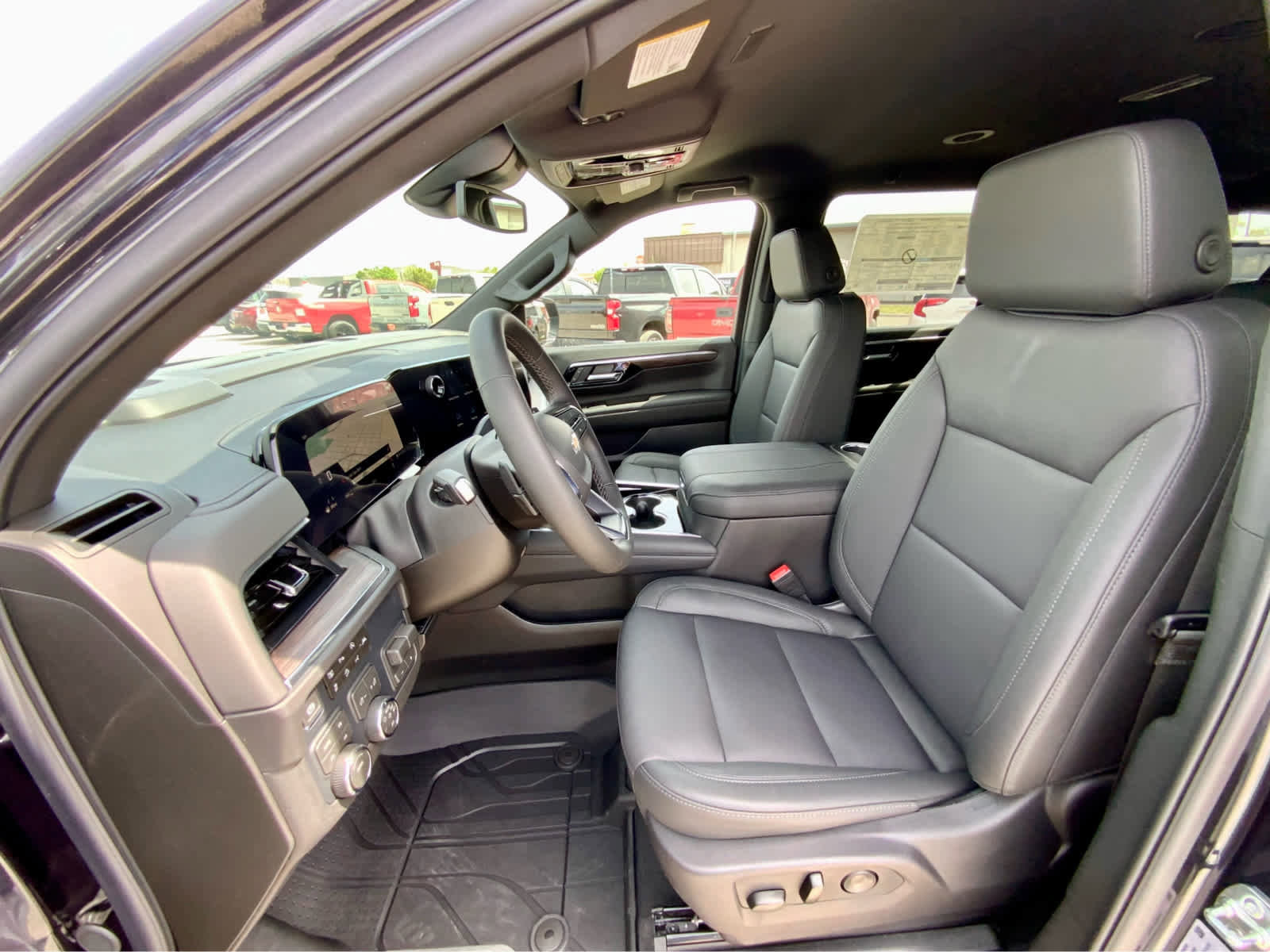 New 2026 Chevrolet Suburban LT w/ Comfort Package AWD/4WD image 22
