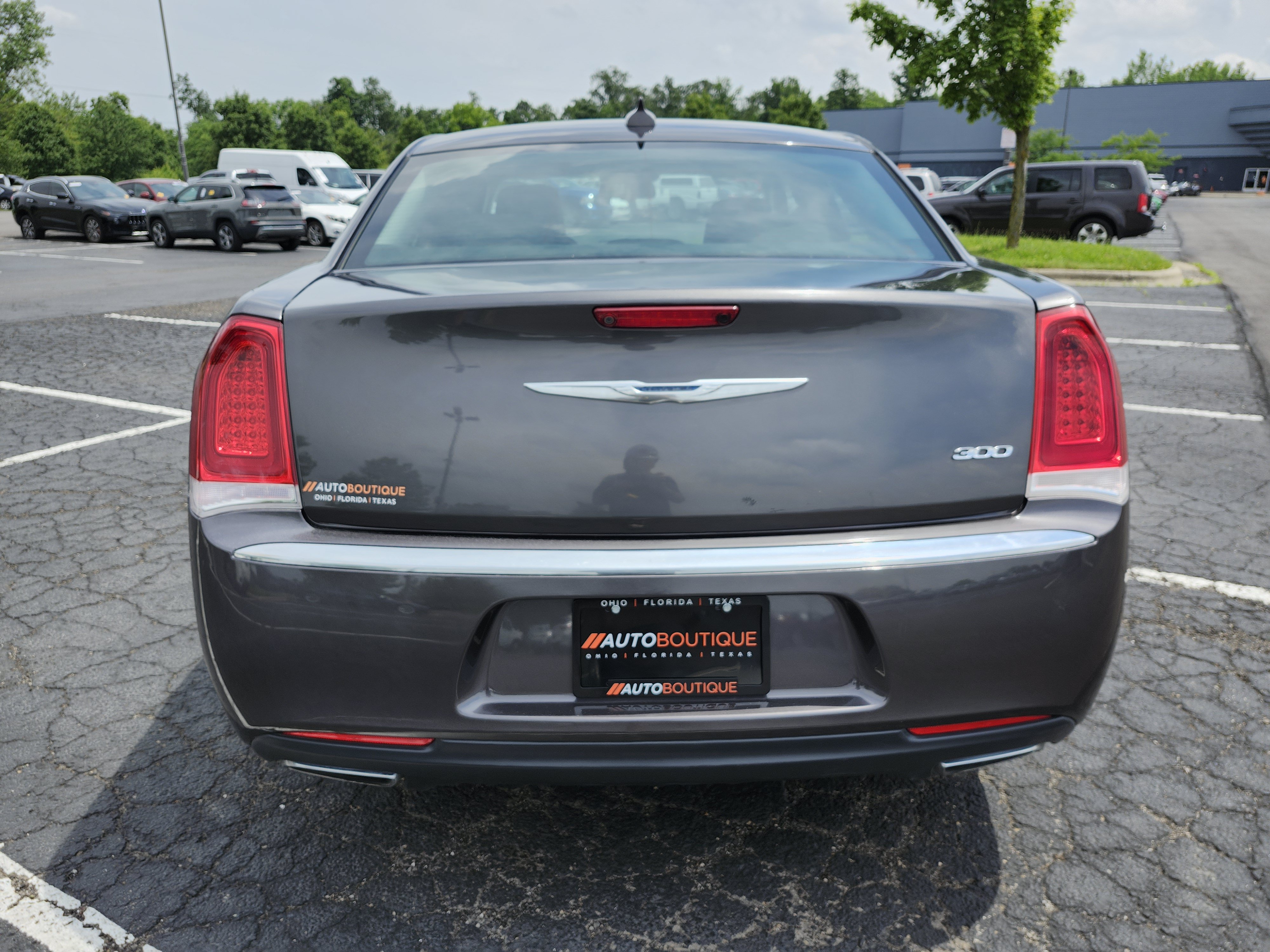 Used 2018 Chrysler 300 Touring w/ Driver Convenience Group RWD image 14