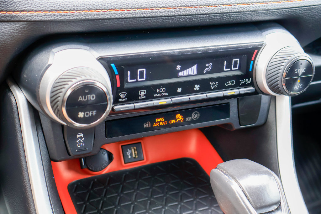 Used 2023 Toyota RAV4 Adventure AWD/4WD image 16