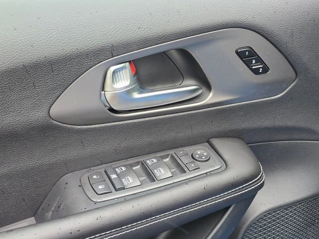 New 2027 Chrysler Pacifica Select FWD image 32