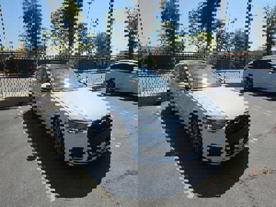 Used 2023 Audi A6 Premium Plus w/ Premium Plus Package image 3